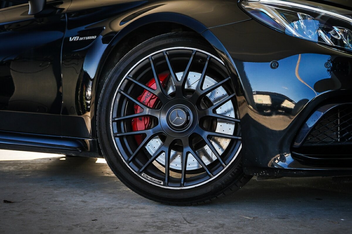 Mercedes Benz C-class image 2