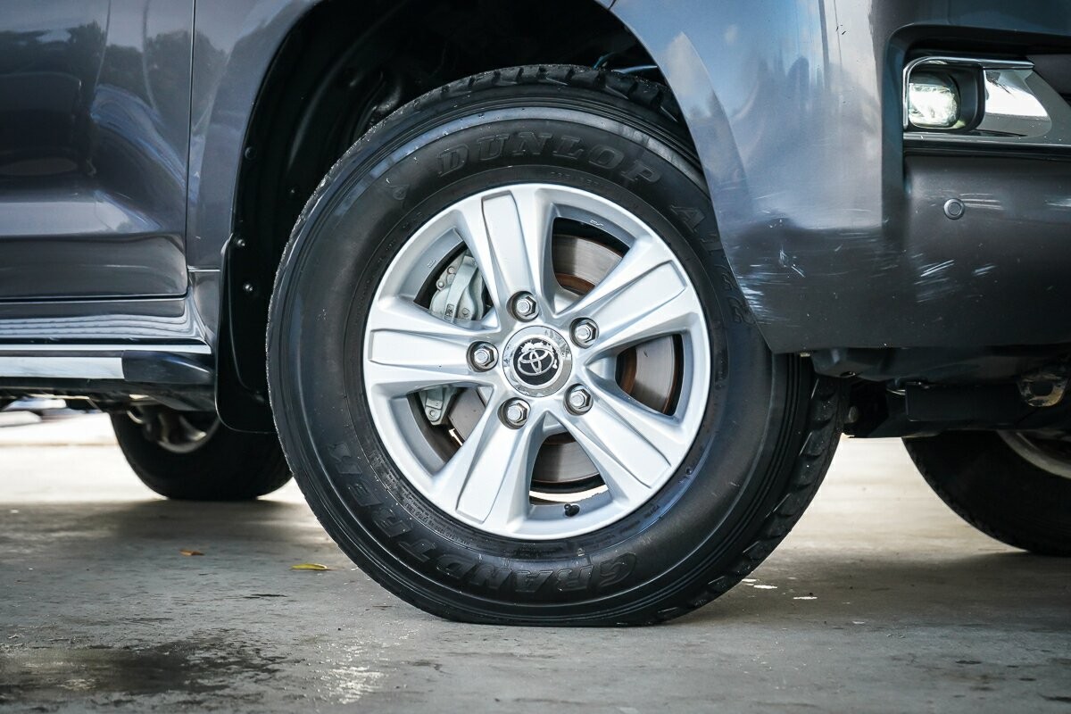 Toyota Landcruiser image 2