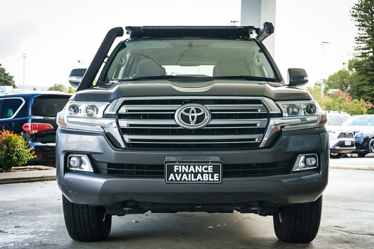Toyota Landcruiser image 3