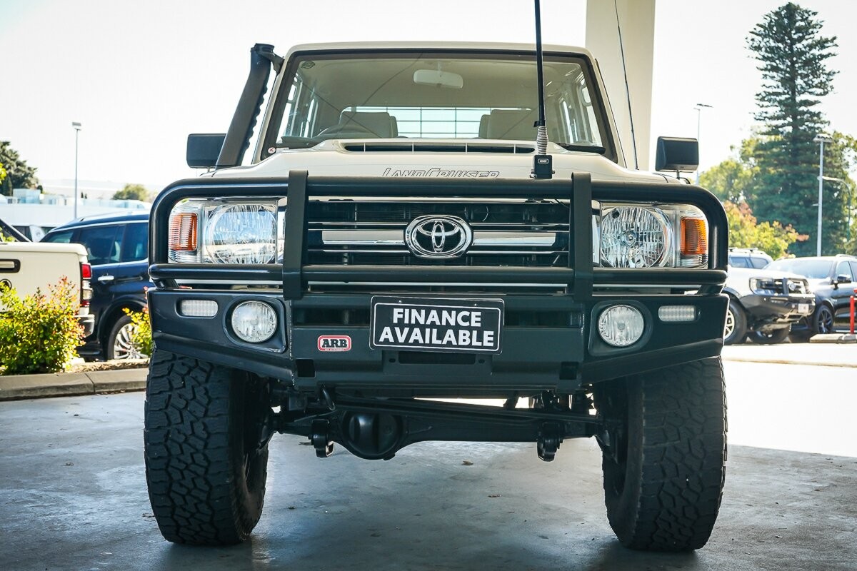 Toyota Landcruiser image 3