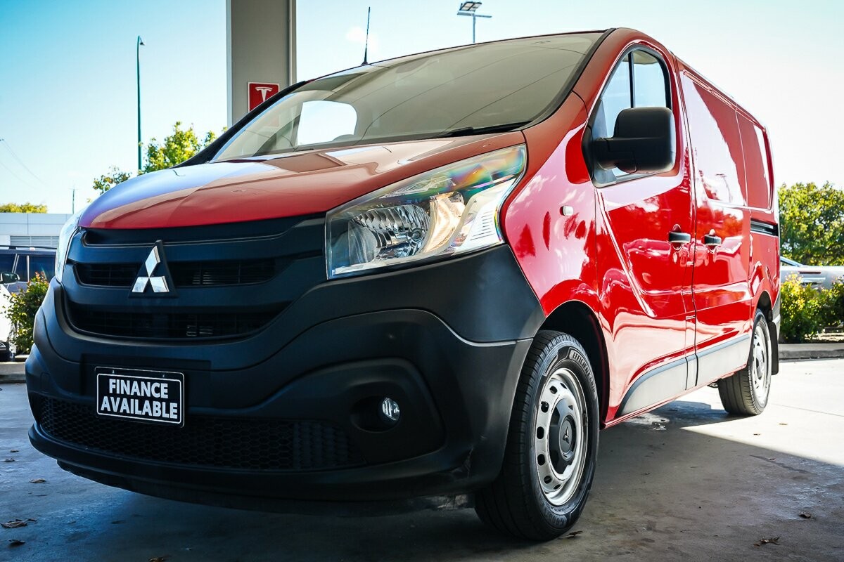 Mitsubishi Express image 4