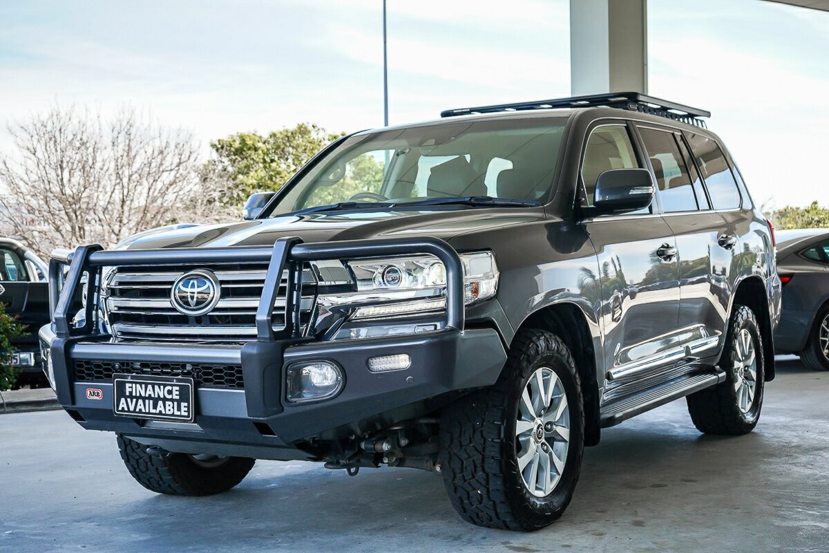 Toyota Landcruiser image 4