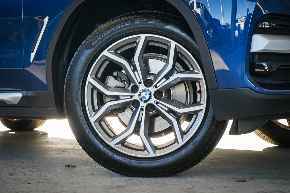 BMW X3 image 2