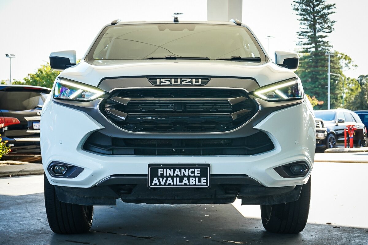 Isuzu Mu-x image 3