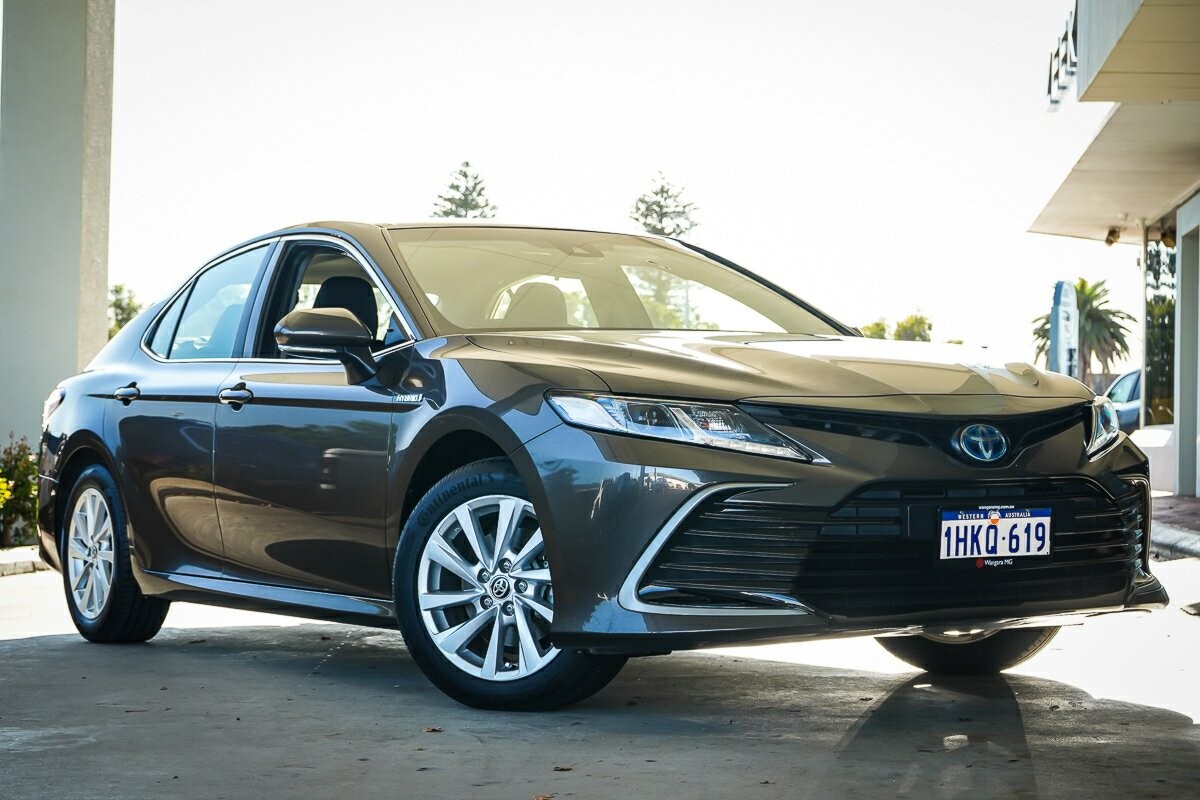 Toyota Camry image 1