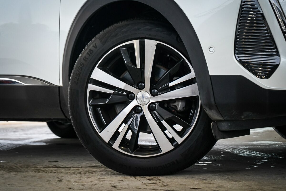Peugeot 3008 image 2