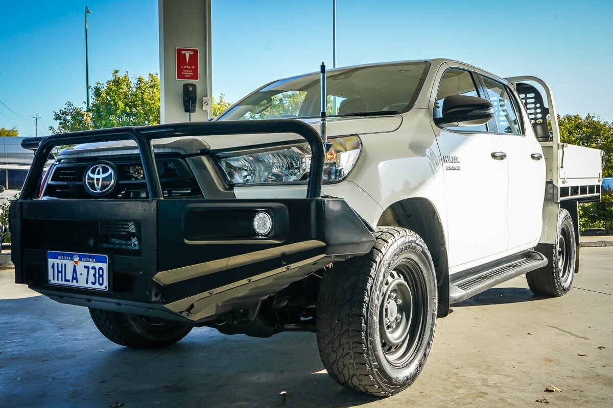 Toyota Hilux image 4