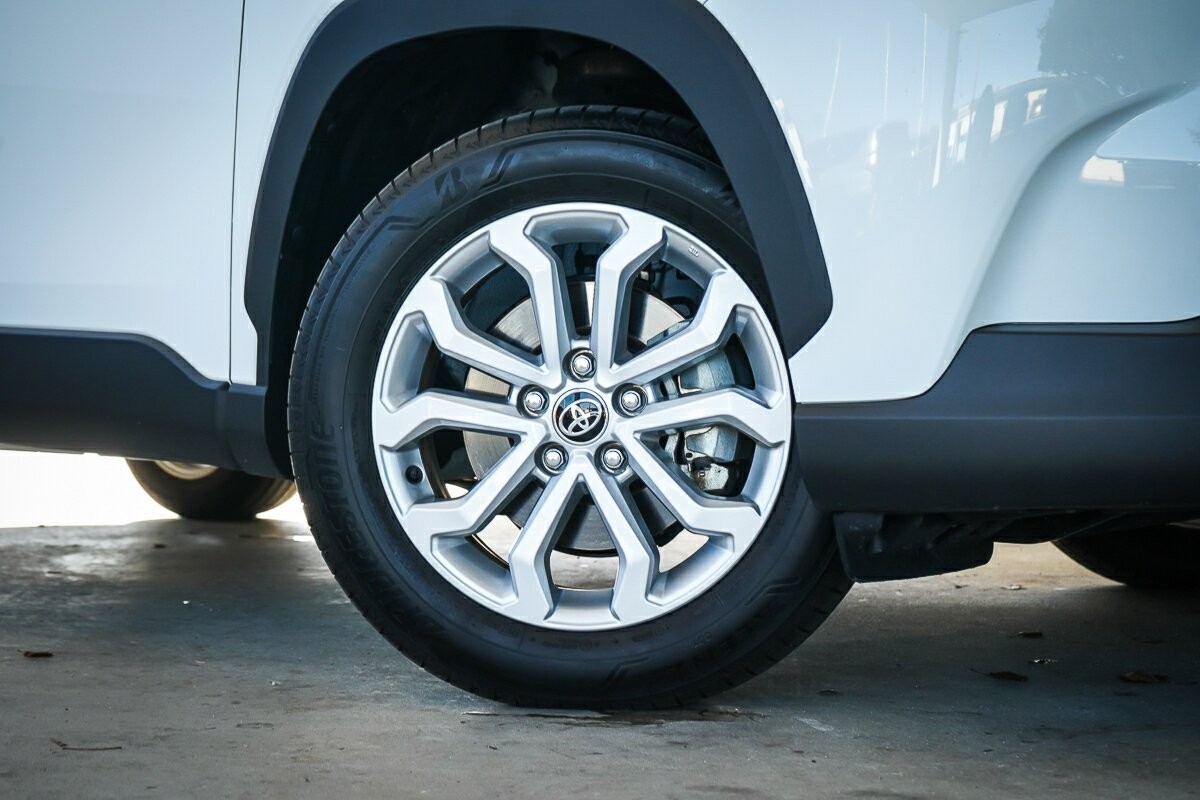 Toyota Corolla Cross image 2