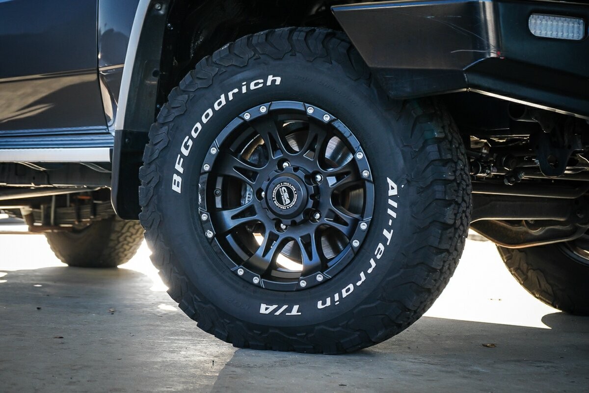 Toyota Landcruiser image 2