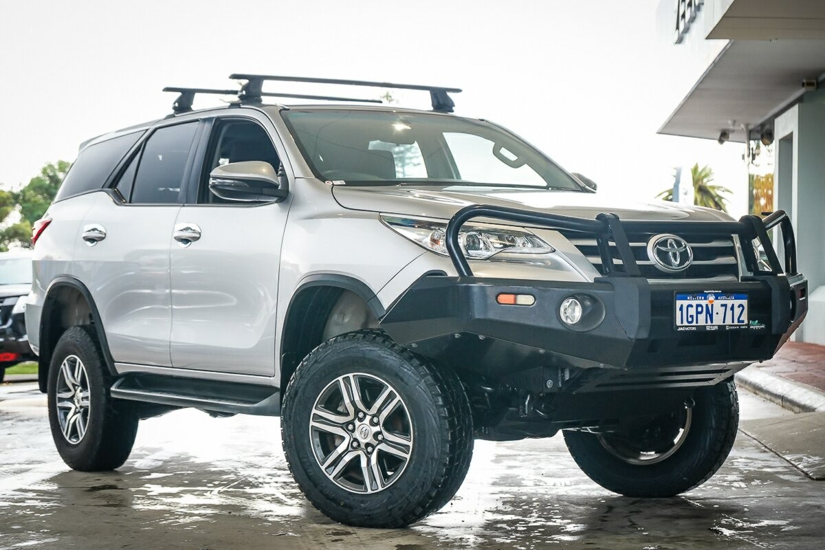 Toyota Fortuner image 1