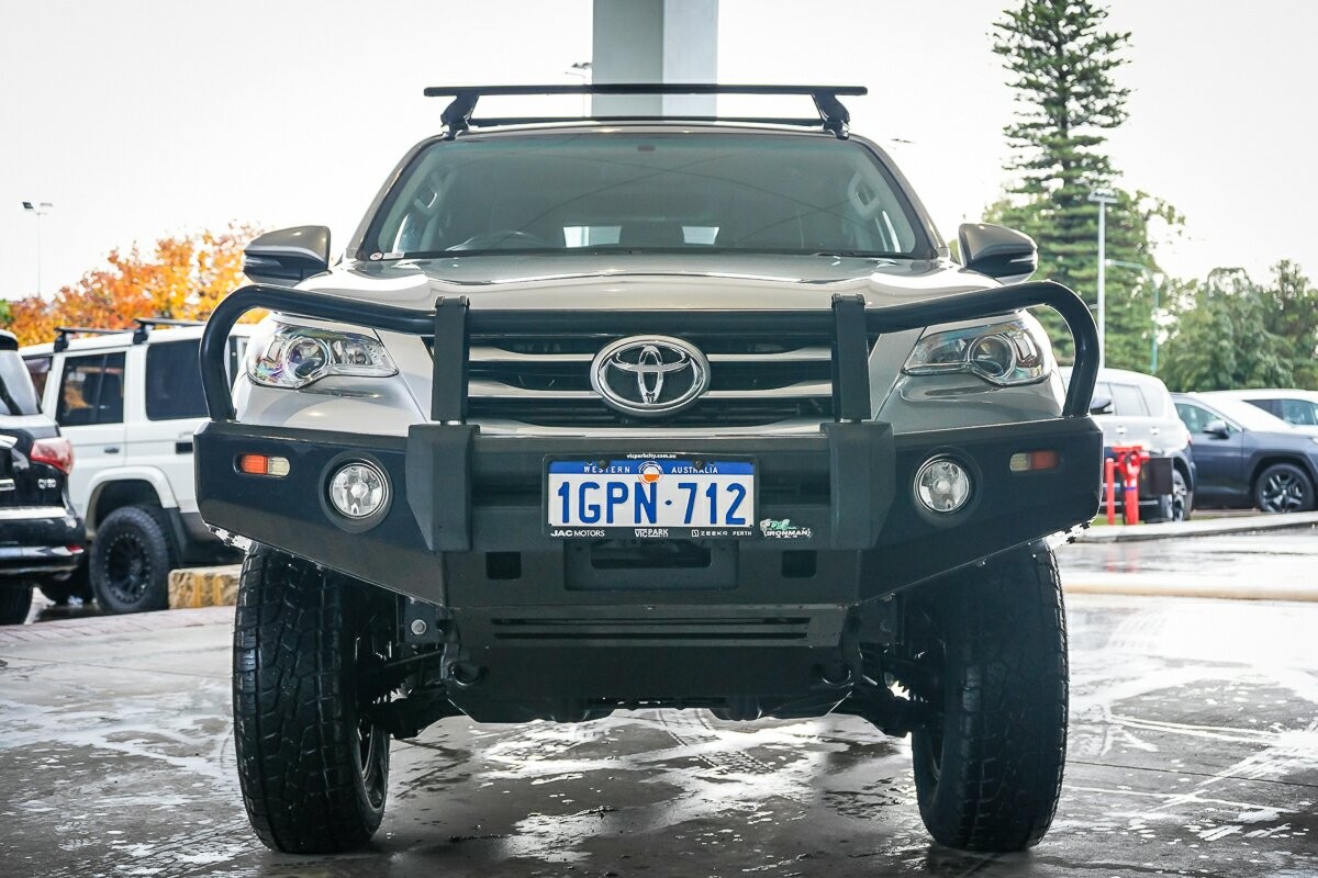Toyota Fortuner image 3