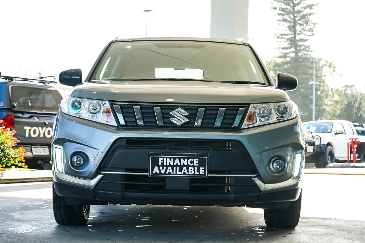 Suzuki Vitara image 3