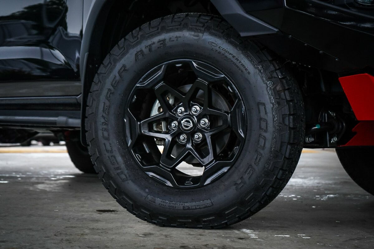Nissan Navara image 2