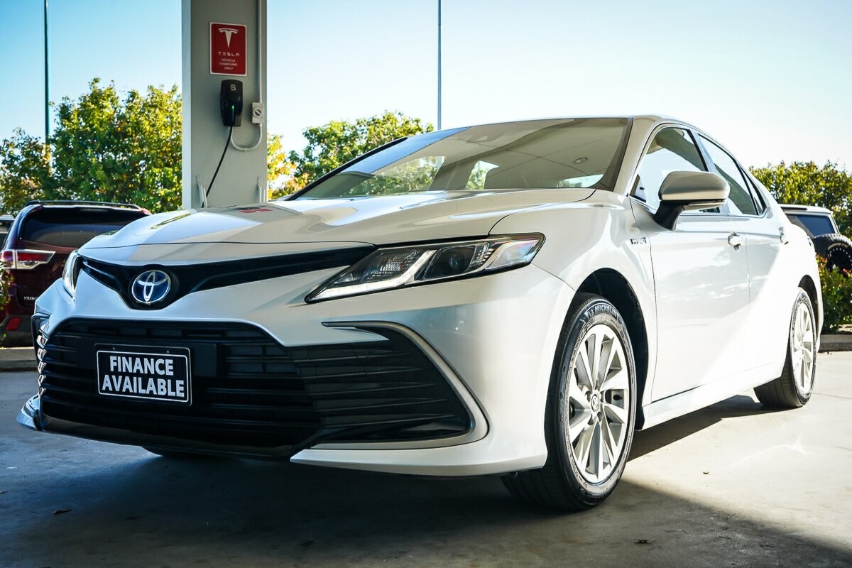 Toyota Camry image 4