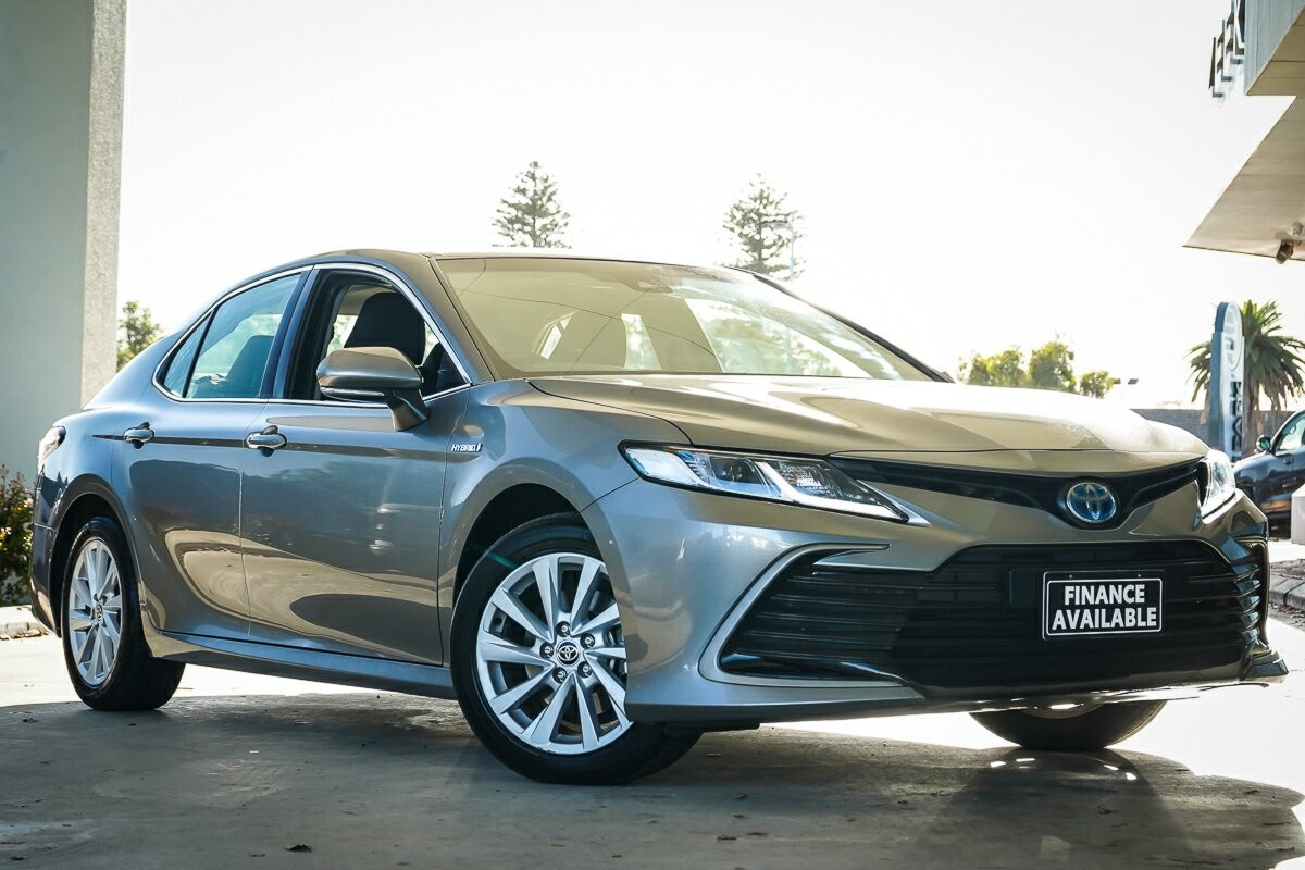 Toyota Camry image 1