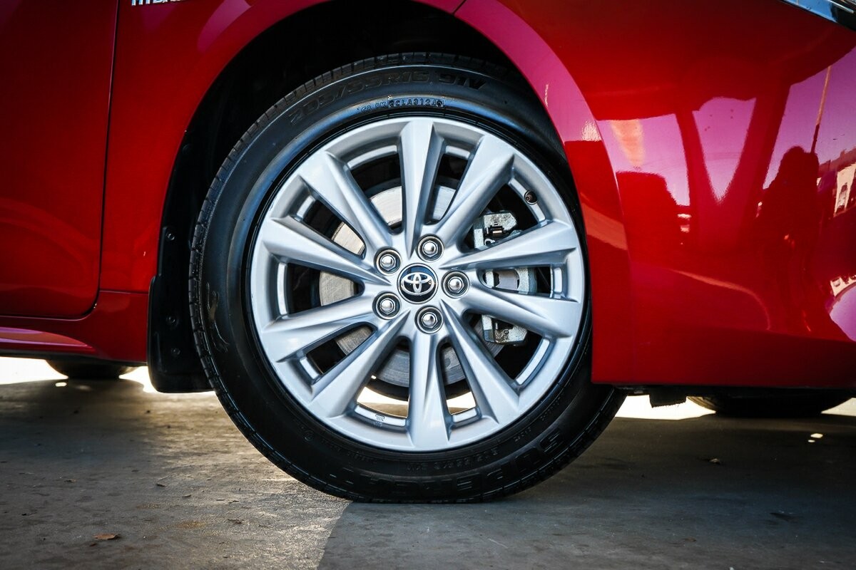 Toyota Corolla image 2