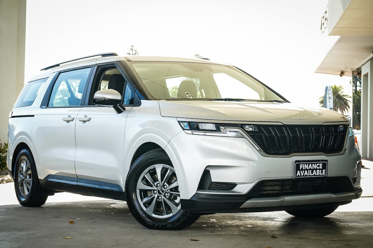 Kia Carnival image 1