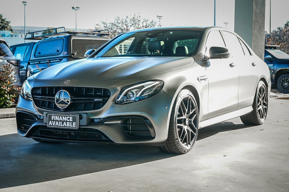 Mercedes Benz E-class image 4