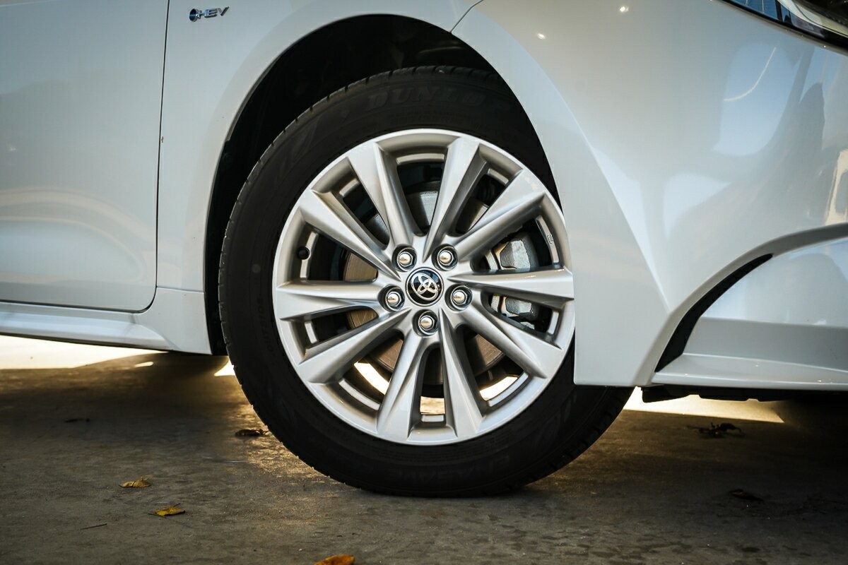 Toyota Corolla image 2