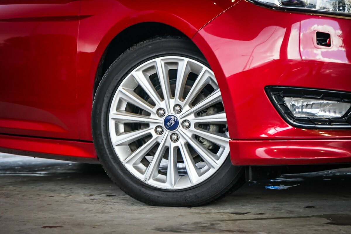 Ford Focus image 2