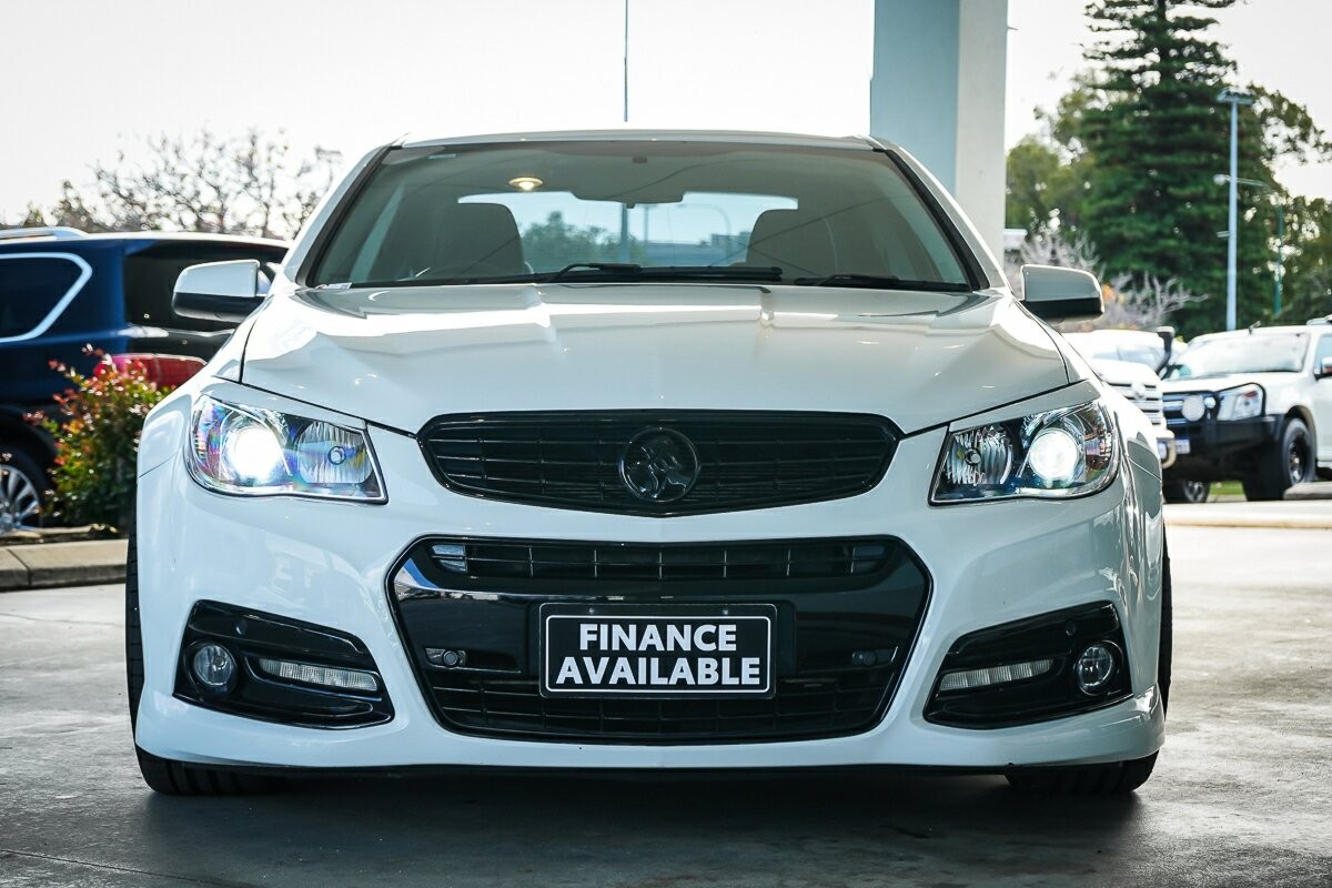 Holden Commodore image 3