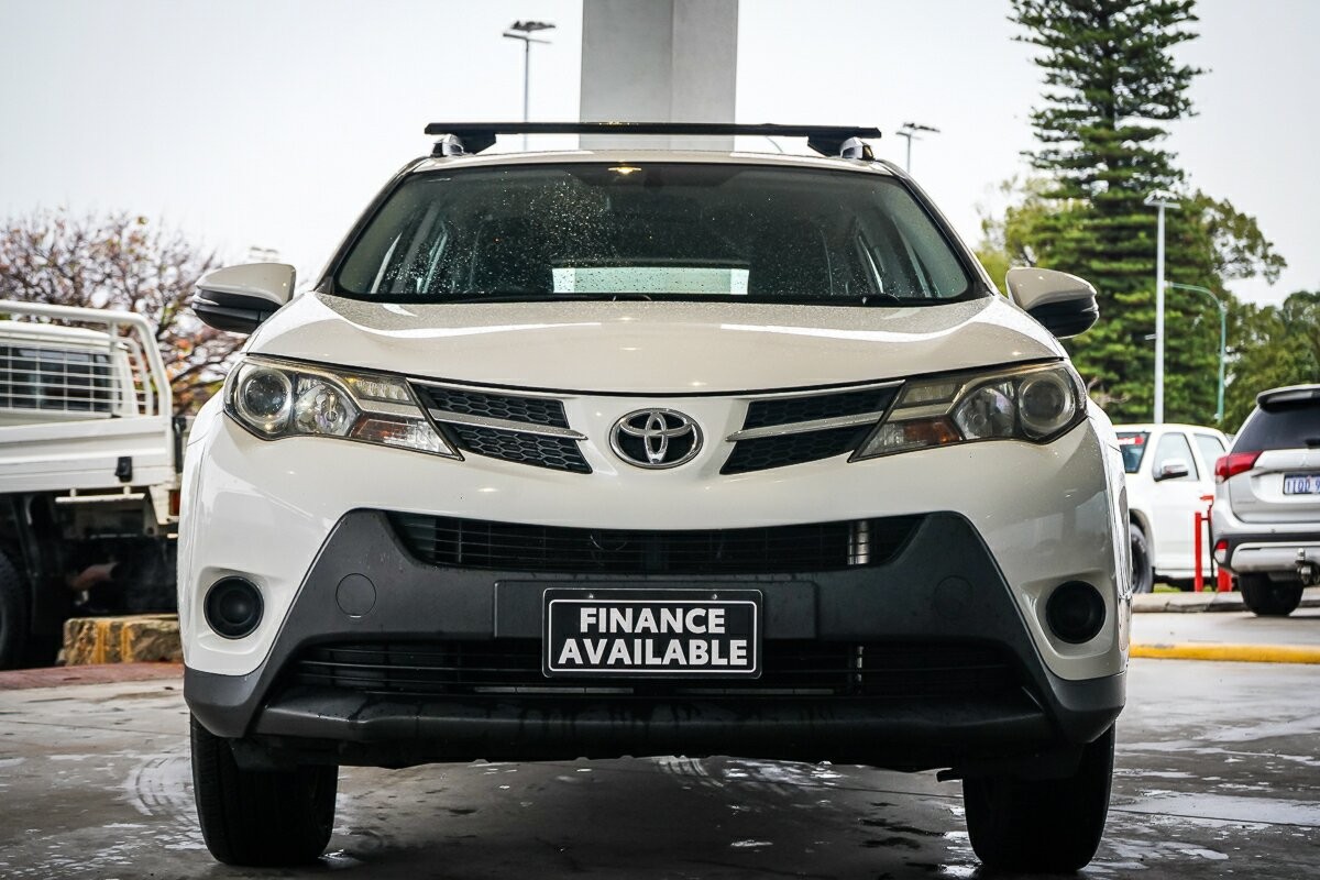 Toyota Rav4 image 3
