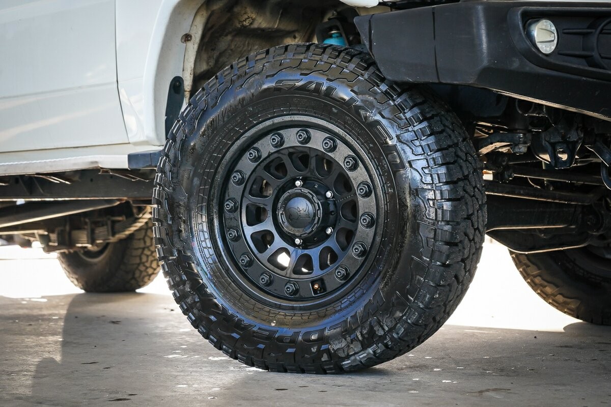 Toyota Landcruiser image 2