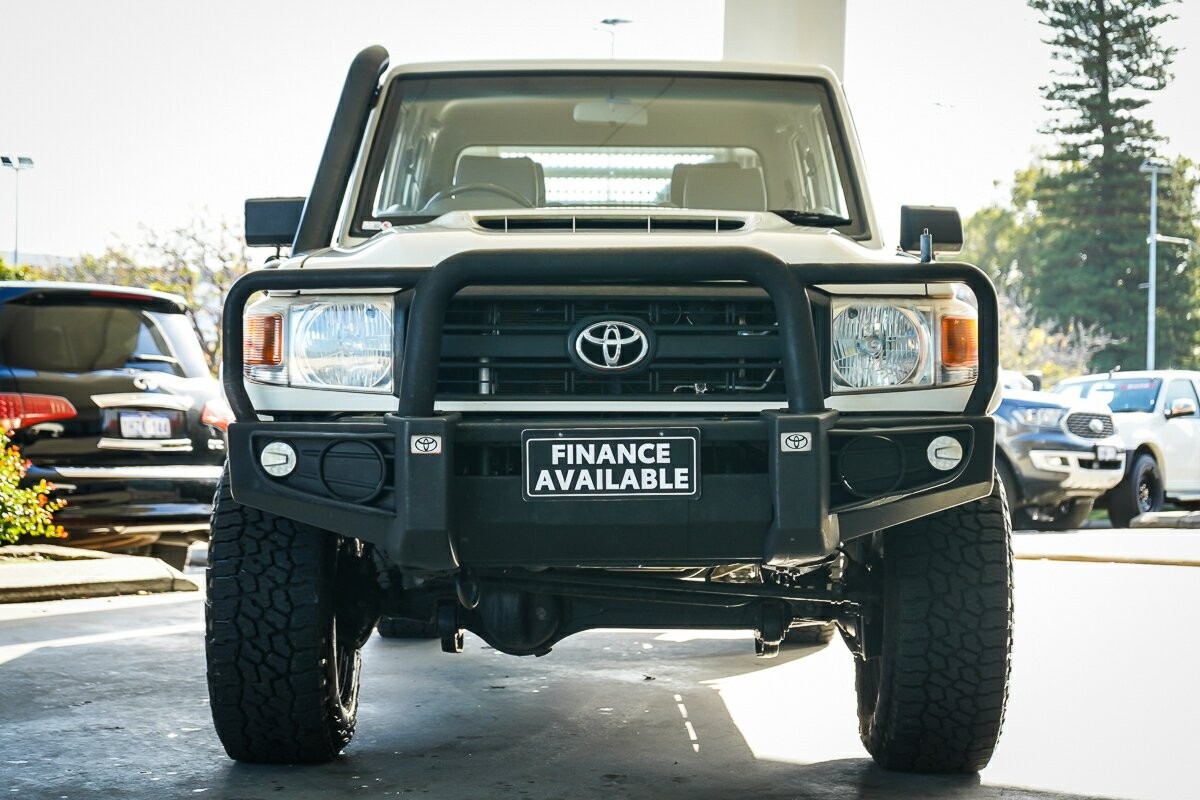 Toyota Landcruiser image 3