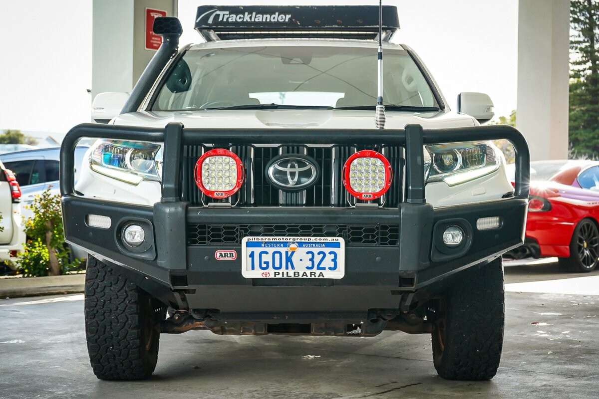 Toyota Landcruiser Prado image 3