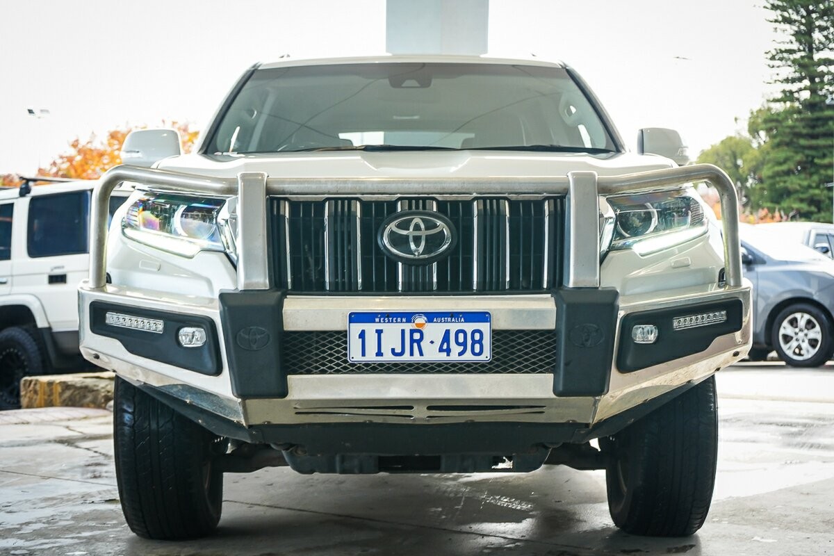 Toyota Landcruiser Prado image 3