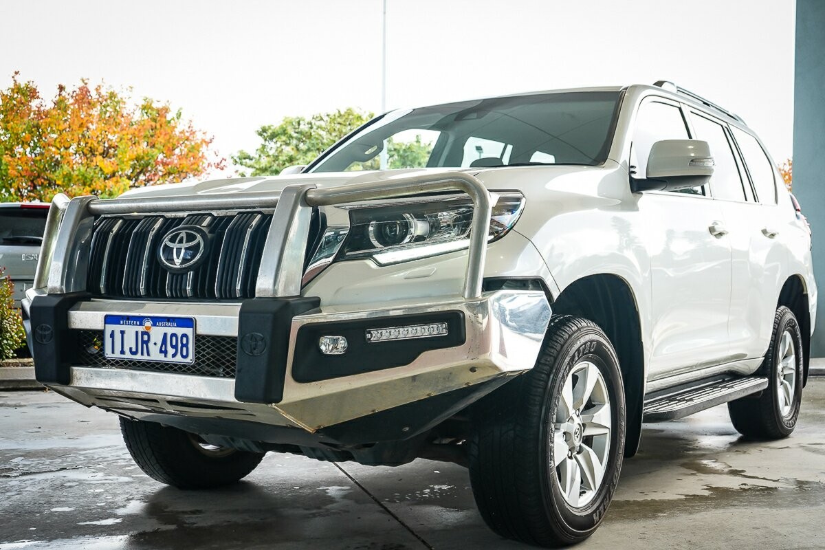 Toyota Landcruiser Prado image 4