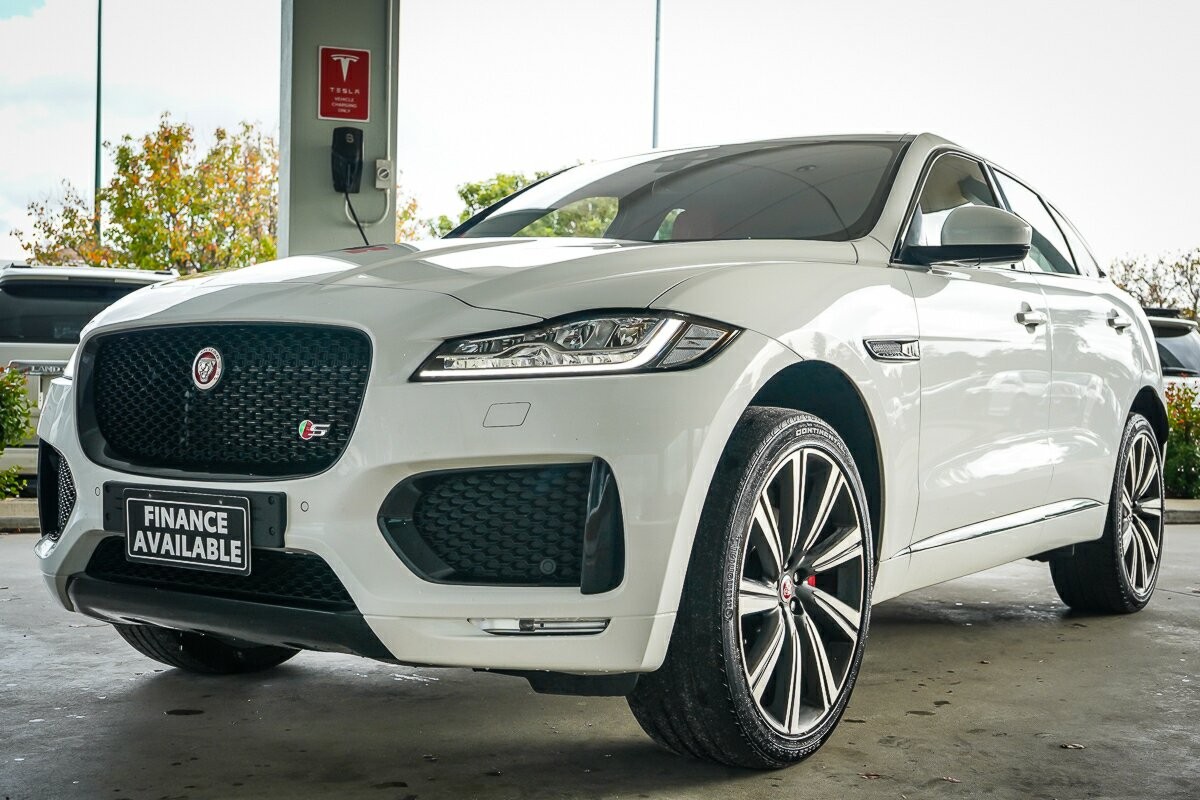 Jaguar F-pace image 4