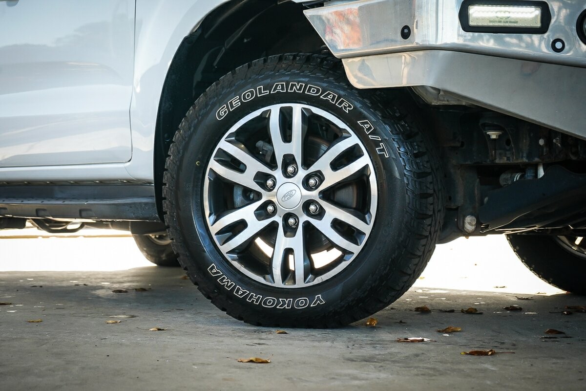 Ford Everest image 2