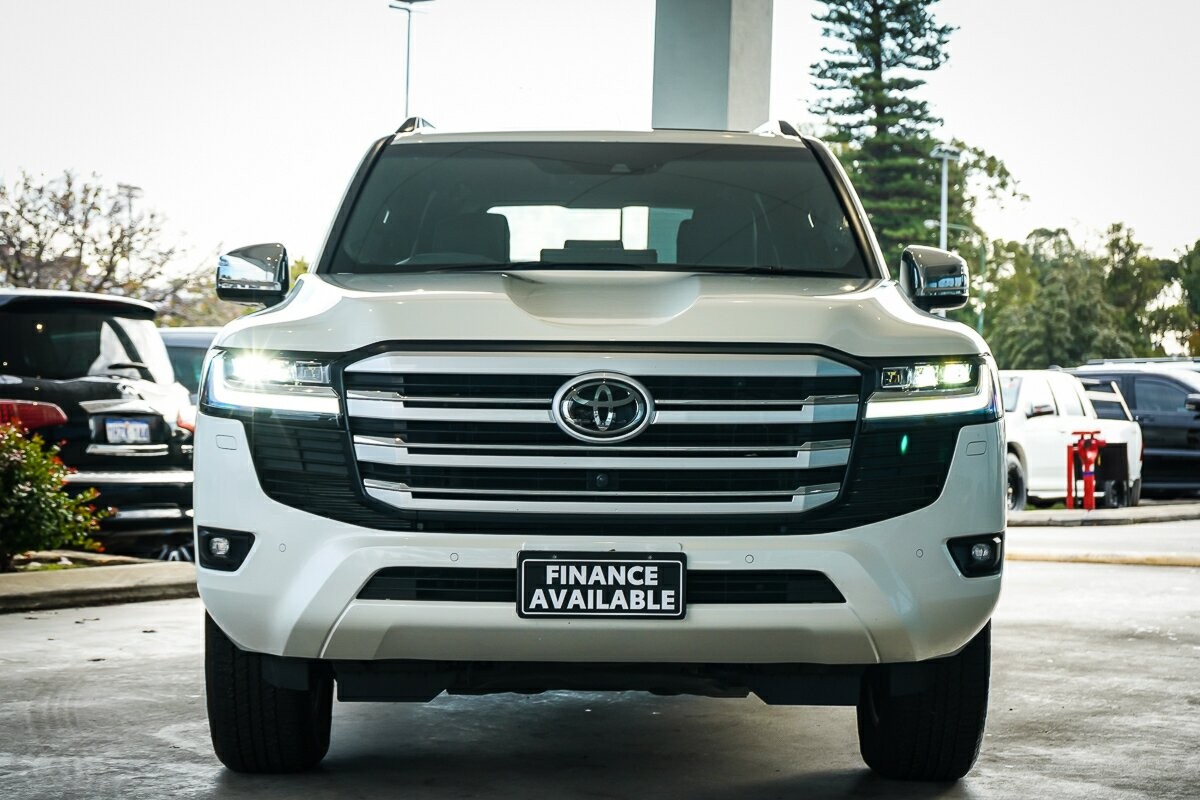 Toyota Landcruiser image 3