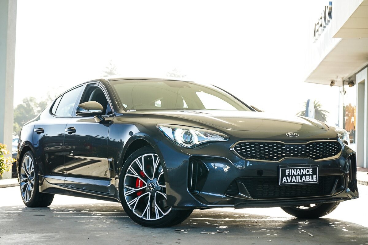 Kia Stinger image 1