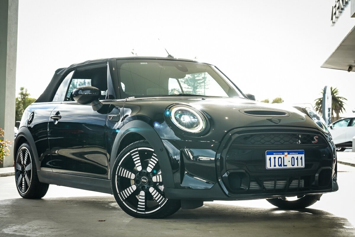 Mini Convertible image 1