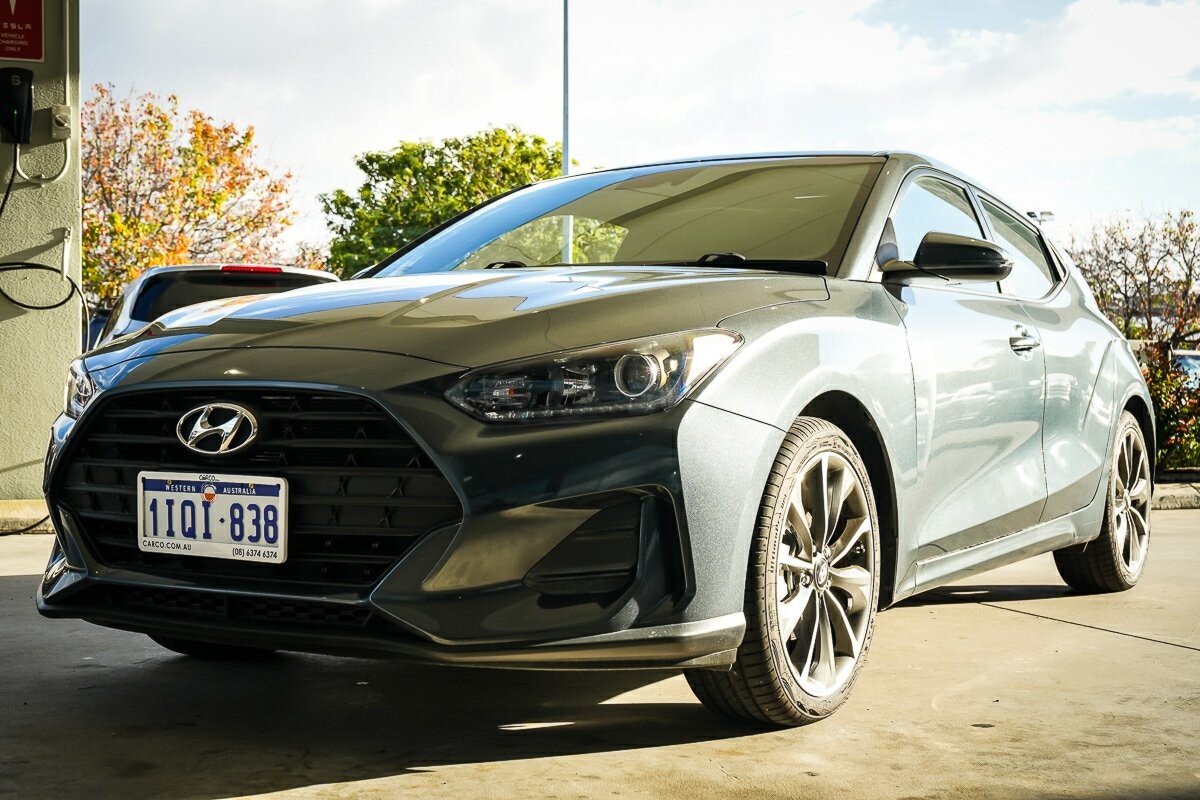Hyundai Veloster image 4