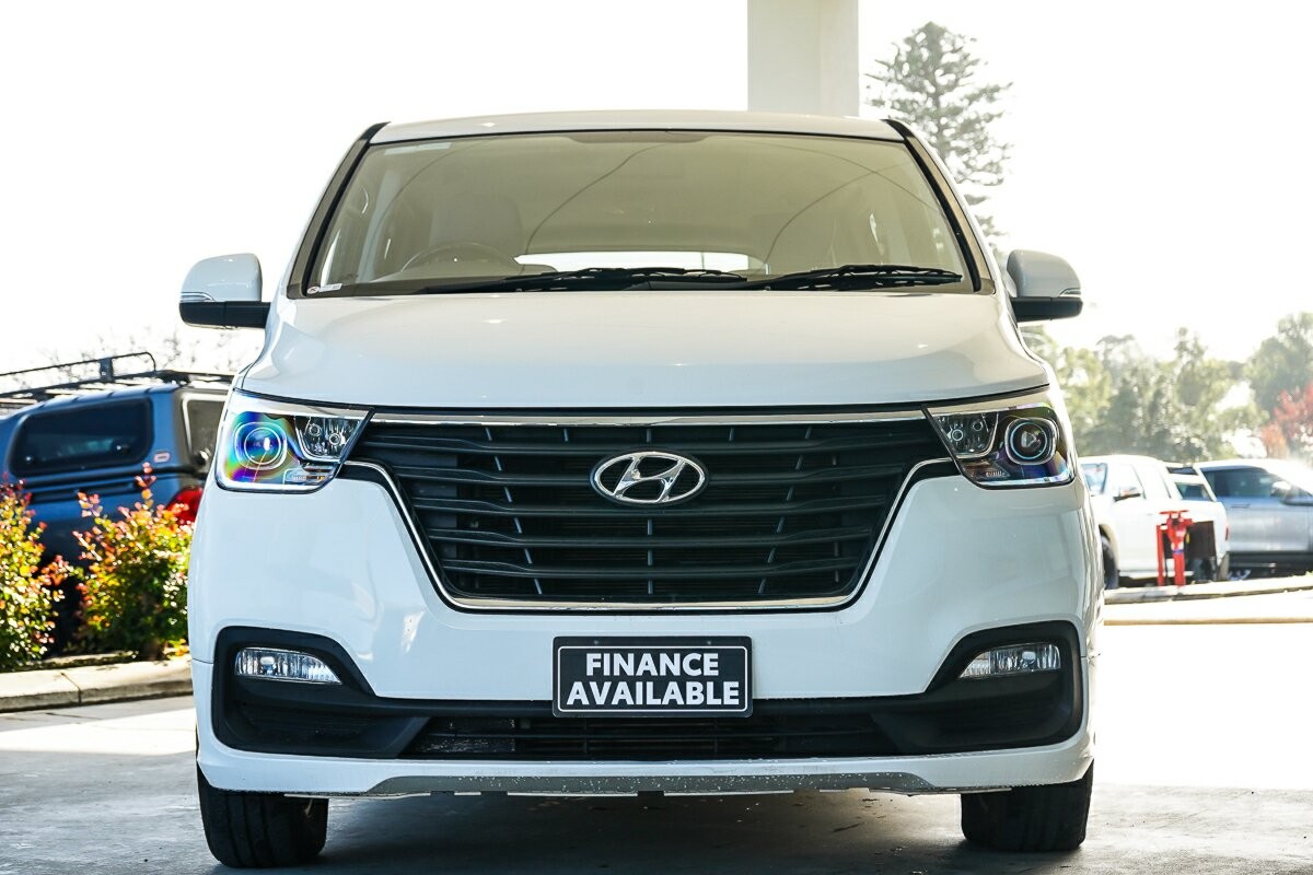 Hyundai Imax image 3