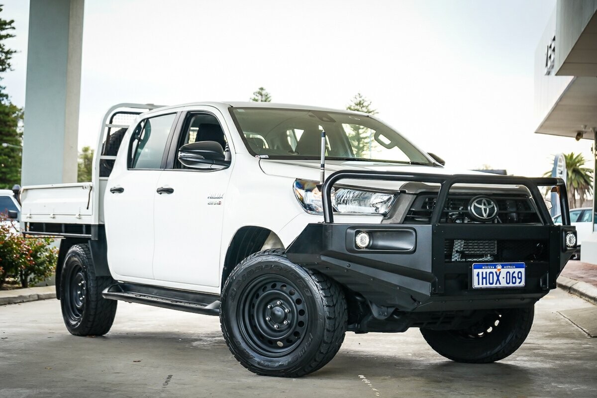 Toyota Hilux image 1
