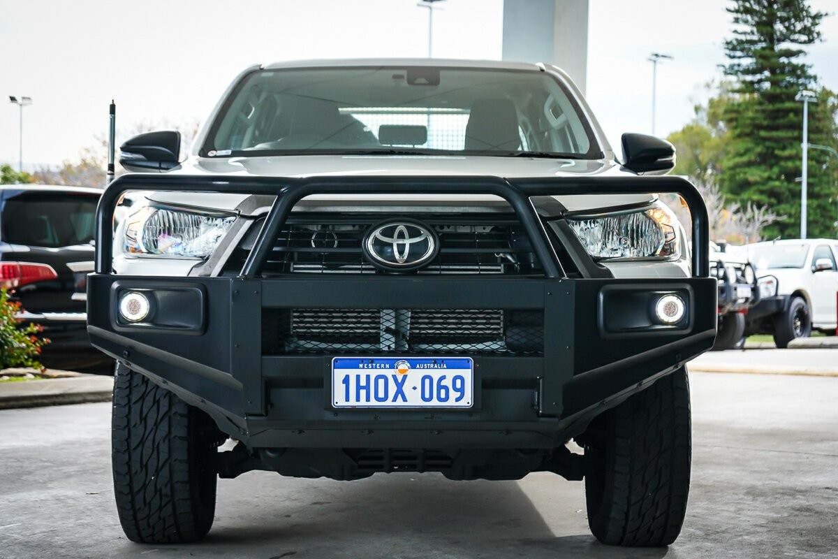 Toyota Hilux image 3