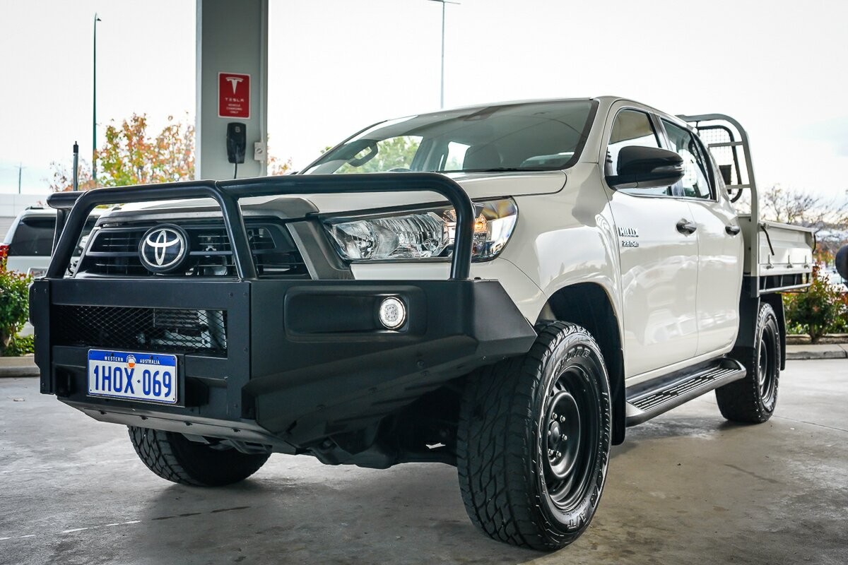 Toyota Hilux image 4