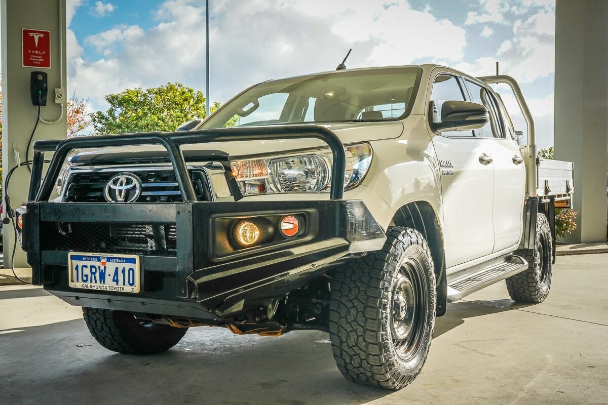 Toyota Hilux image 4