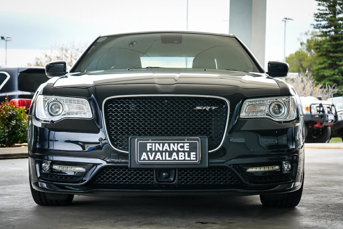 Chrysler 300 image 3