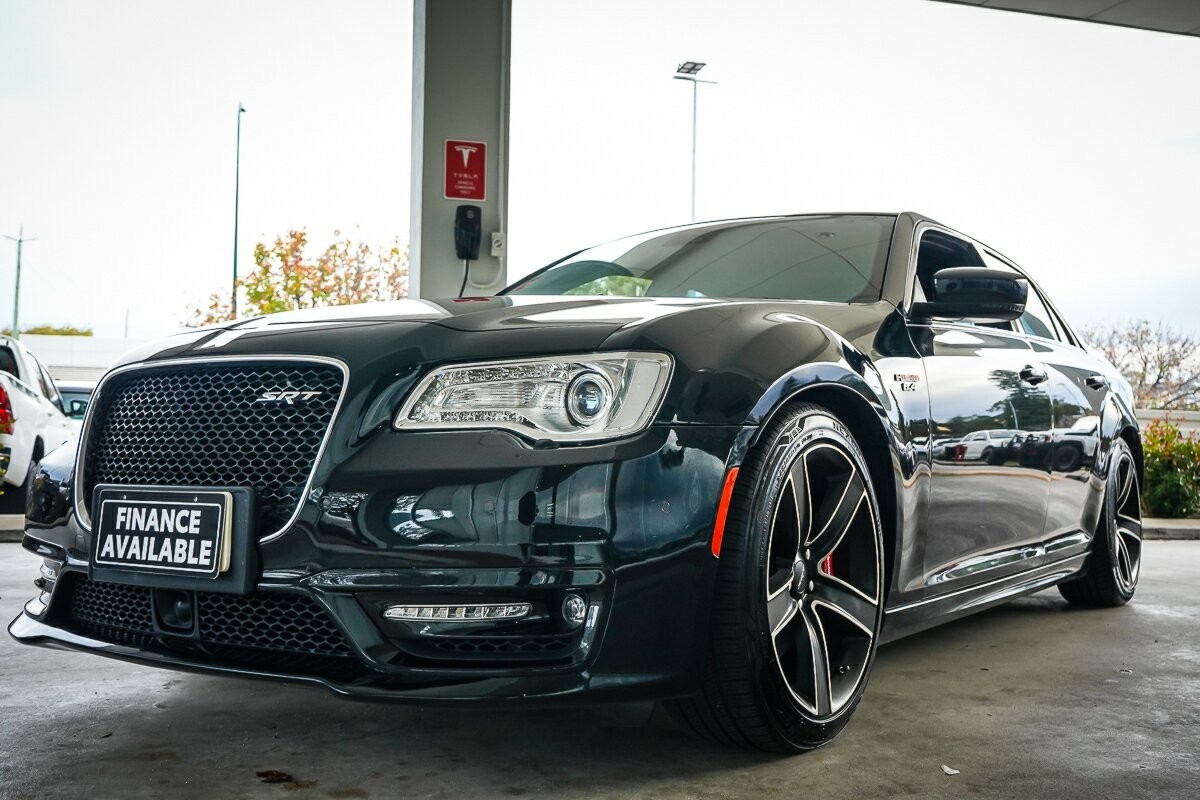 Chrysler 300 image 4