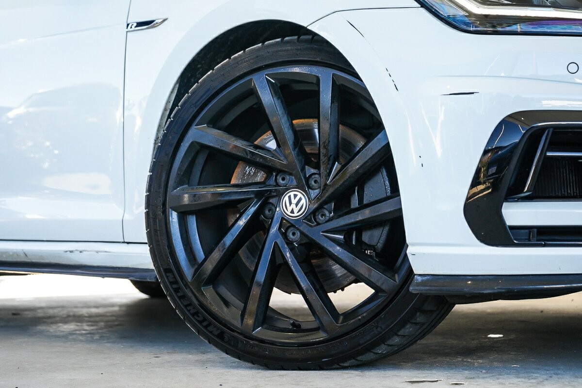 Volkswagen Golf image 2