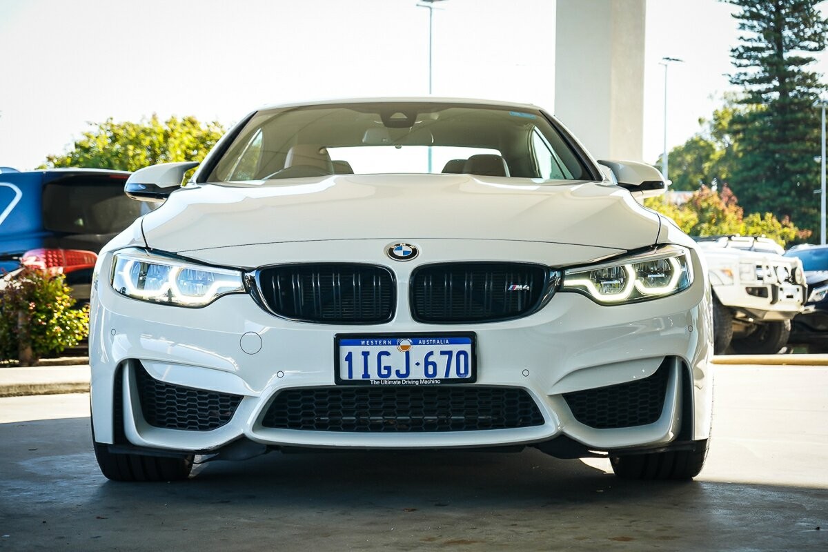 BMW M4 image 3
