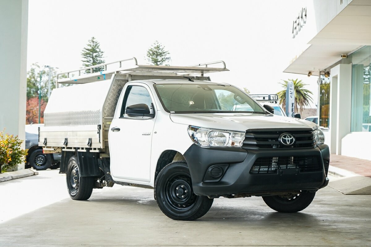 Toyota Hilux image 1