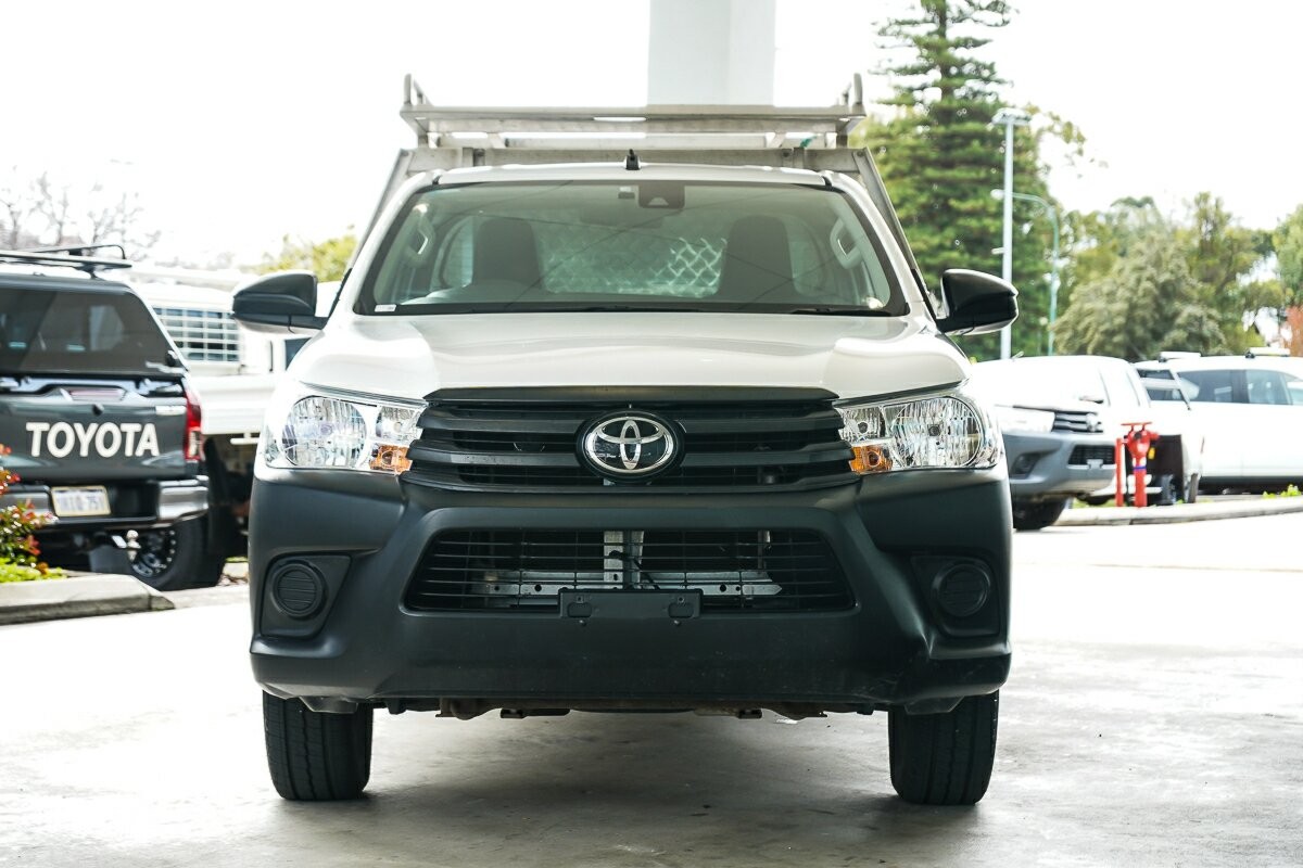 Toyota Hilux image 3