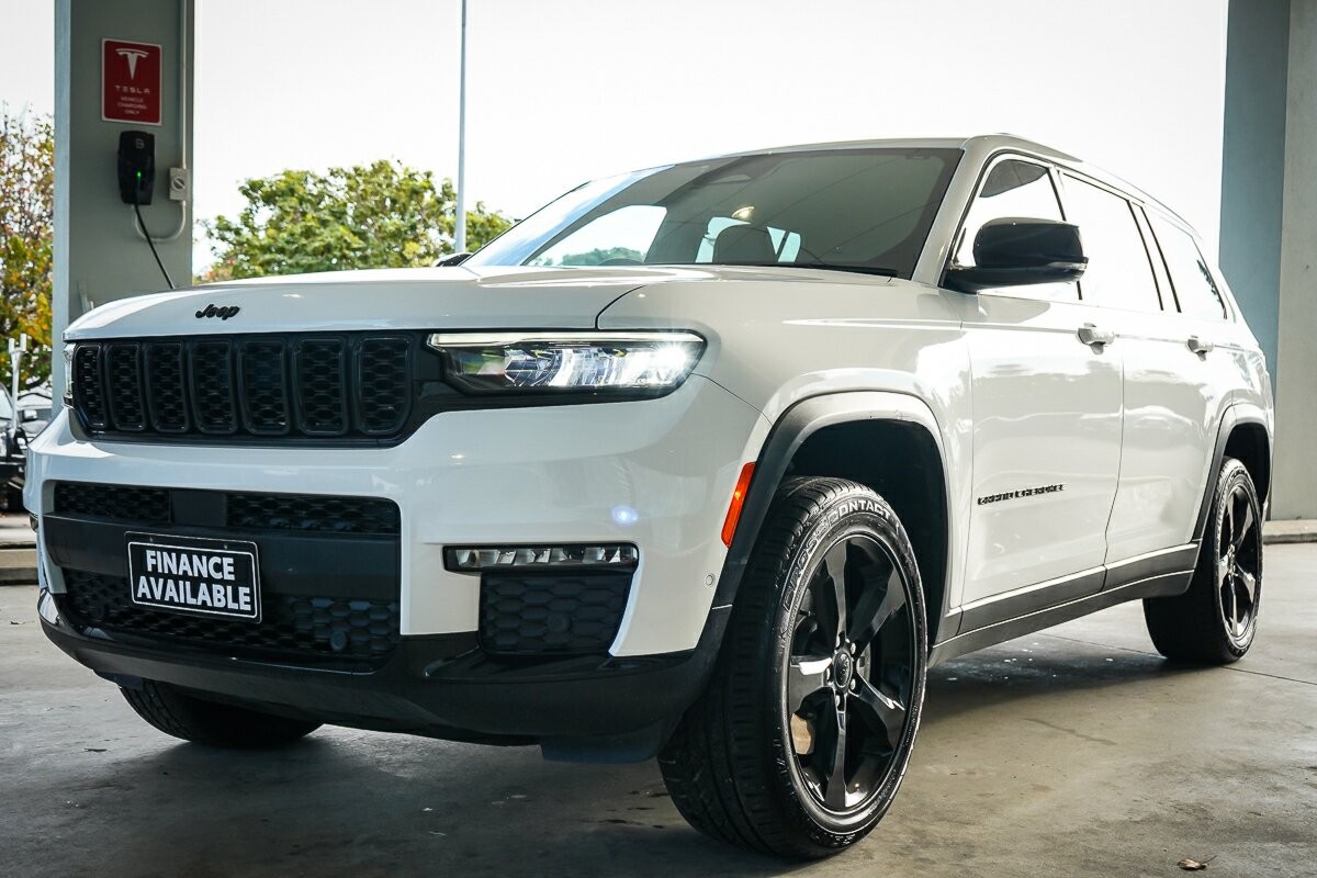 Jeep Grand Cherokee image 4