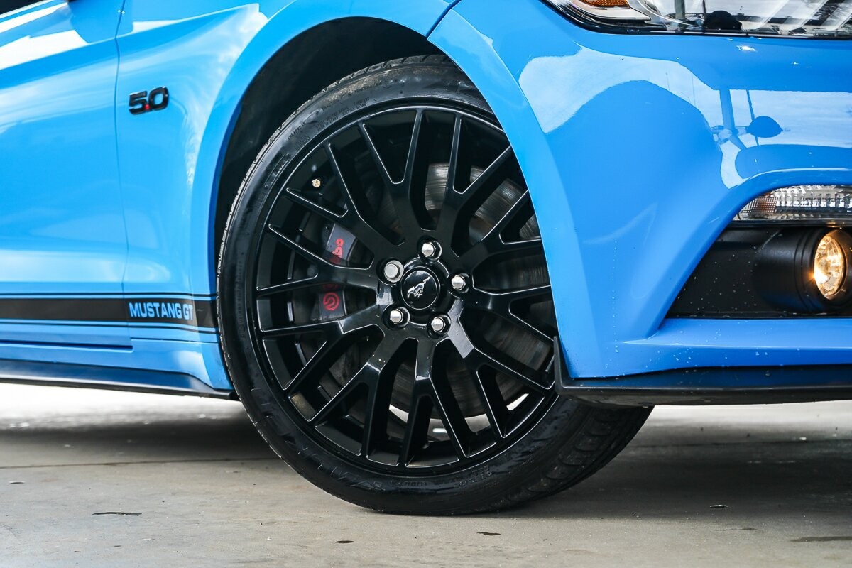Ford Mustang image 2